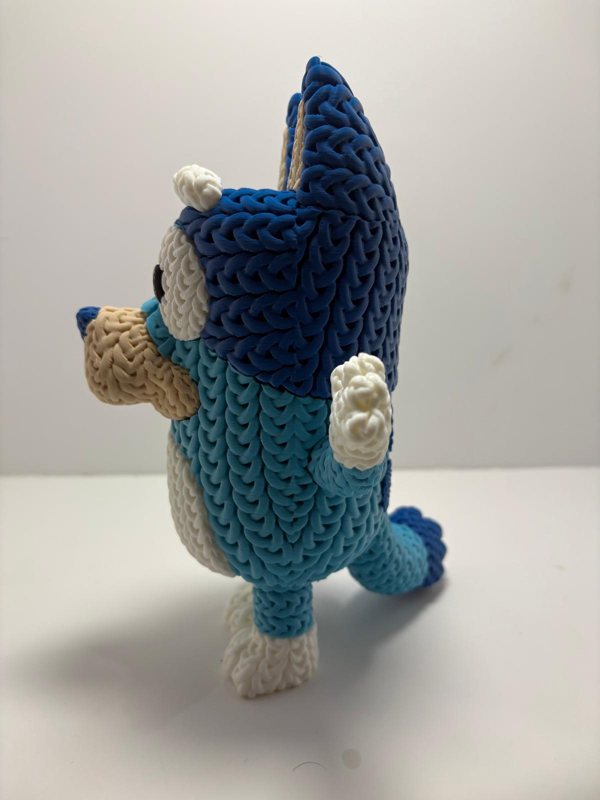 Figura Bluey Impresa en 3D Estilo Crochet - CreaLuDe3D