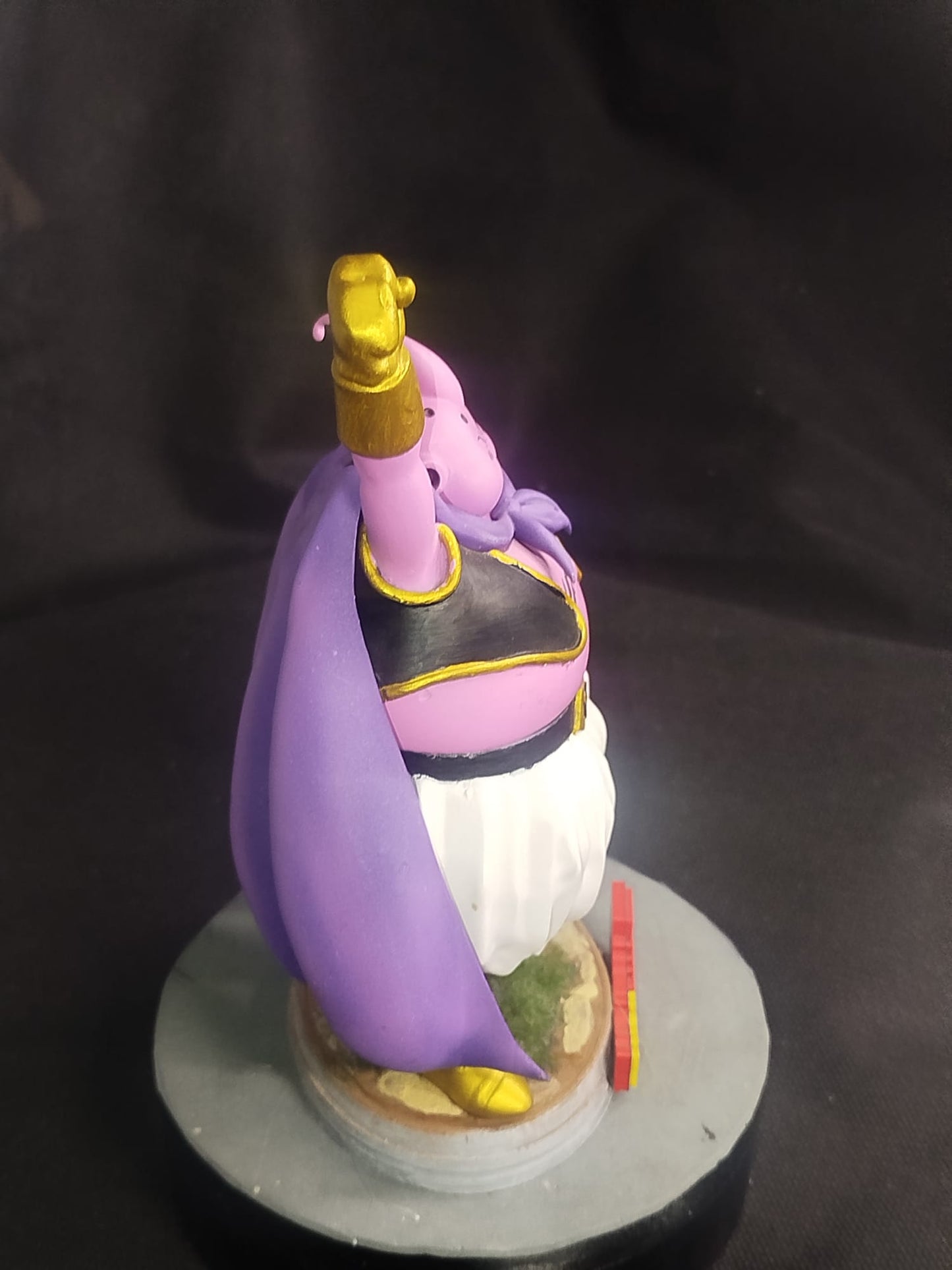Figura de Majin Buu en Resina – Pintada a Mano | 20 cm | Coleccionable de Dragon Ball Z - CreaLuDe3D