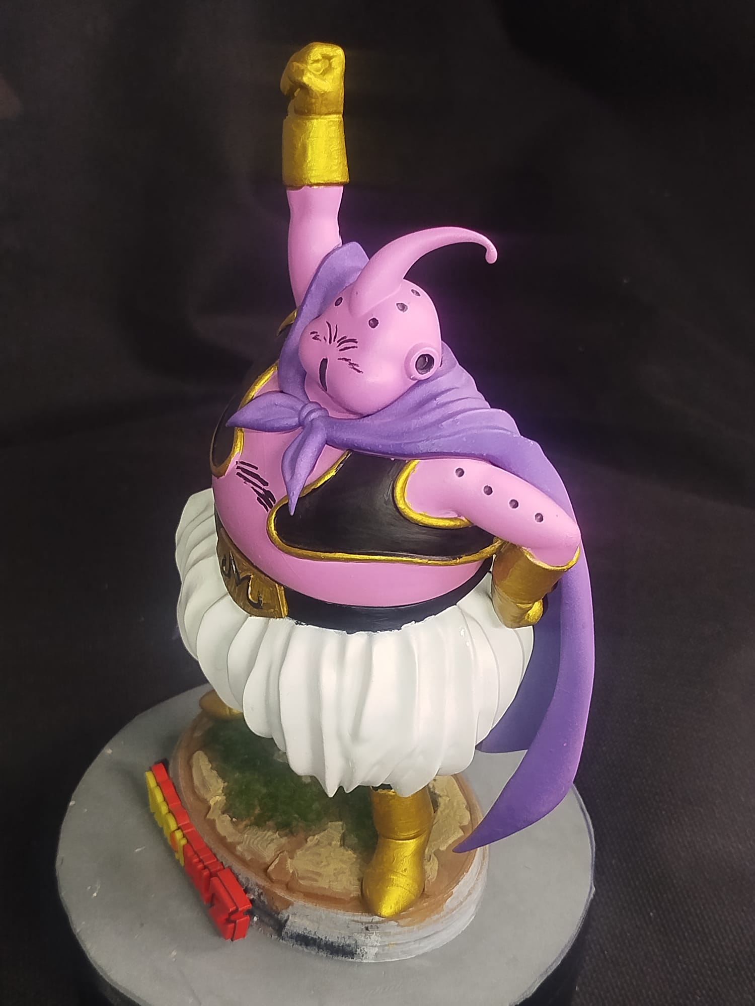 Figura de Majin Buu en Resina – Pintada a Mano | 20 cm | Coleccionable de Dragon Ball Z - CreaLuDe3D