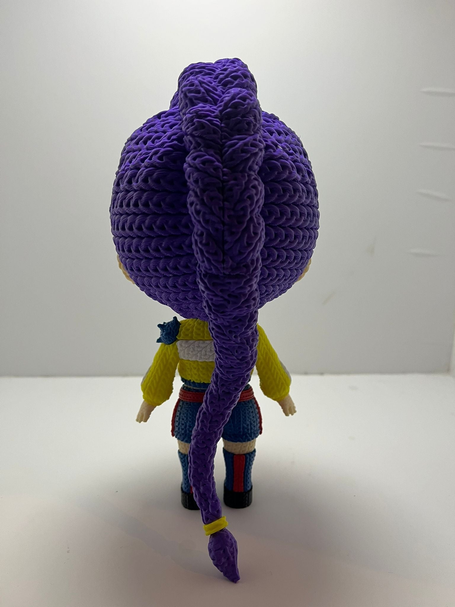 Rumi Huntrix – Figura Coleccionable Impresa en 3D Estilo Crochet (Knitted Look) - CreaLuDe3D
